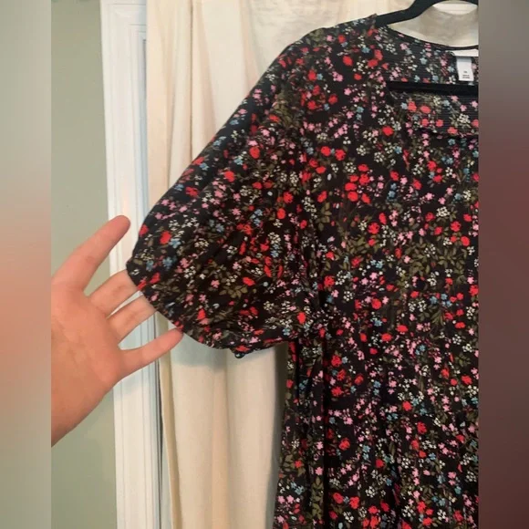 Ava & Viv Black Floral Short Sleeve Tiered Dress - Picture 2 of 7